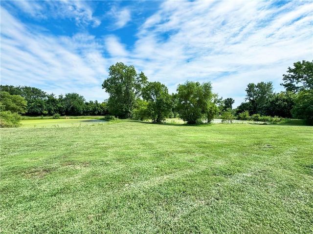 22217 S Victory Road, Spring Hill, KS 66083