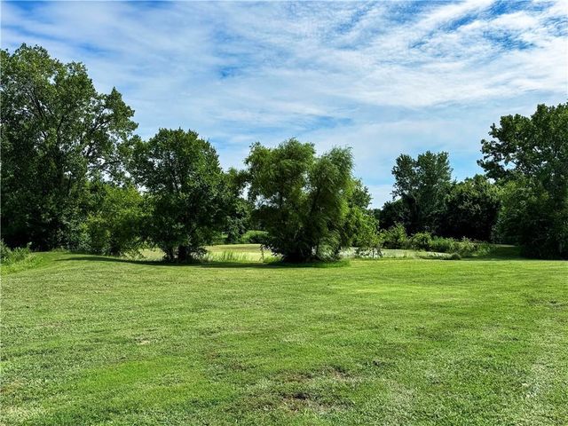 22217 S Victory Road, Spring Hill, KS 66083