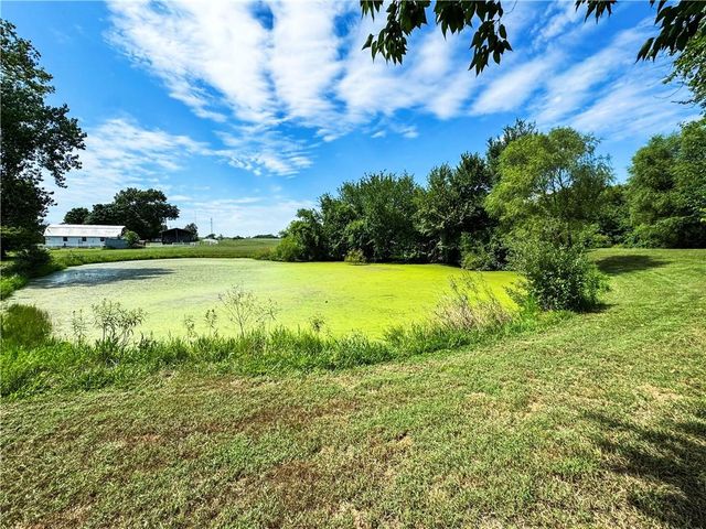 22217 S Victory Road, Spring Hill, KS 66083