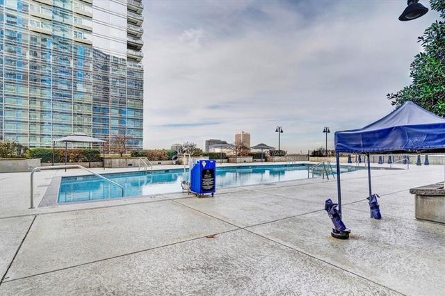 400 W Peachtree NW Street 1211, Atlanta, GA 30308