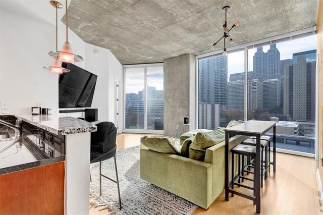 400 W Peachtree NW Street 1211, Atlanta, GA 30308