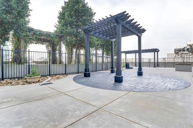 400 W Peachtree NW Street 1211, Atlanta, GA 30308