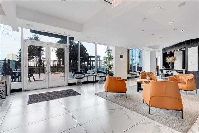 400 W Peachtree NW Street 1211, Atlanta, GA 30308