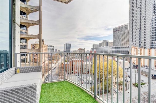 400 W Peachtree NW Street 1211, Atlanta, GA 30308