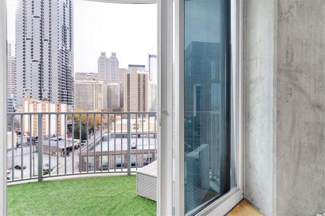 400 W Peachtree NW Street 1211, Atlanta, GA 30308