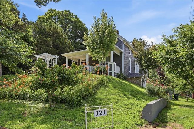 121 Spruce Street, Leavenworth, KS 66048