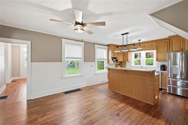 121 Spruce Street, Leavenworth, KS 66048