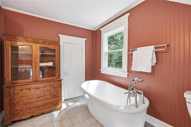 121 Spruce Street, Leavenworth, KS 66048