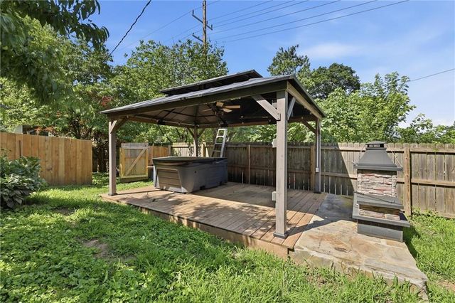 121 Spruce Street, Leavenworth, KS 66048