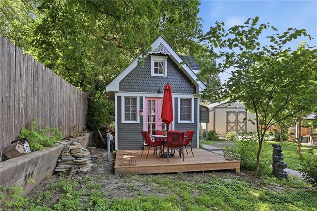 121 Spruce Street, Leavenworth, KS 66048