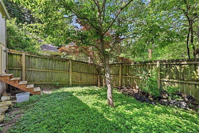 121 Spruce Street, Leavenworth, KS 66048