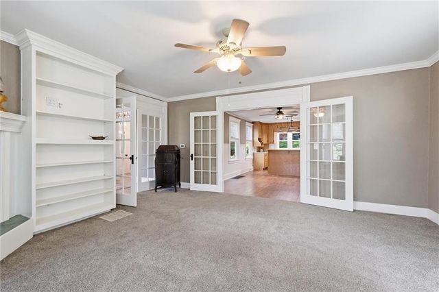 121 Spruce Street, Leavenworth, KS 66048