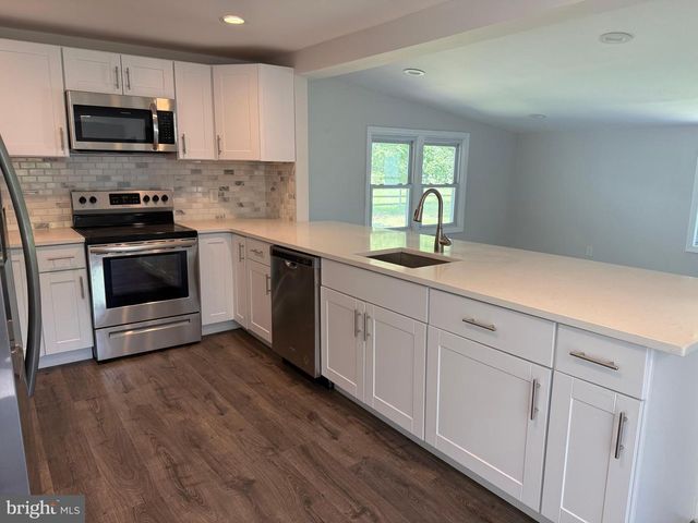 160 LAWRENCE CORNER RD, Elmer, NJ 08318