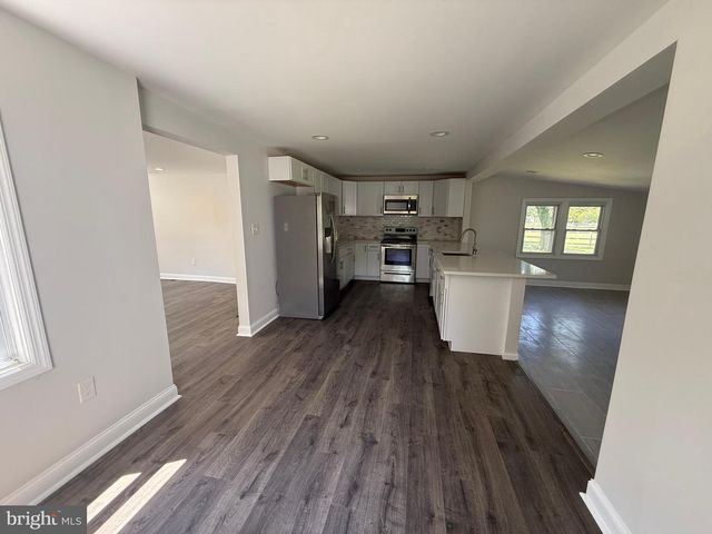 160 LAWRENCE CORNER RD, Elmer, NJ 08318