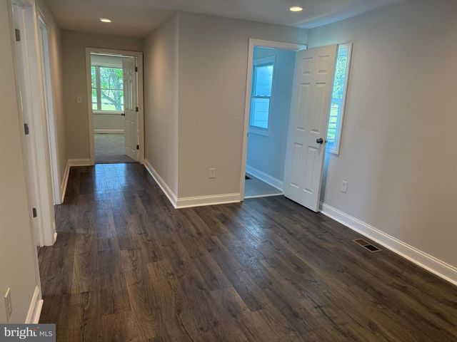 160 LAWRENCE CORNER RD, Elmer, NJ 08318
