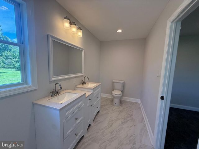 160 LAWRENCE CORNER RD, Elmer, NJ 08318