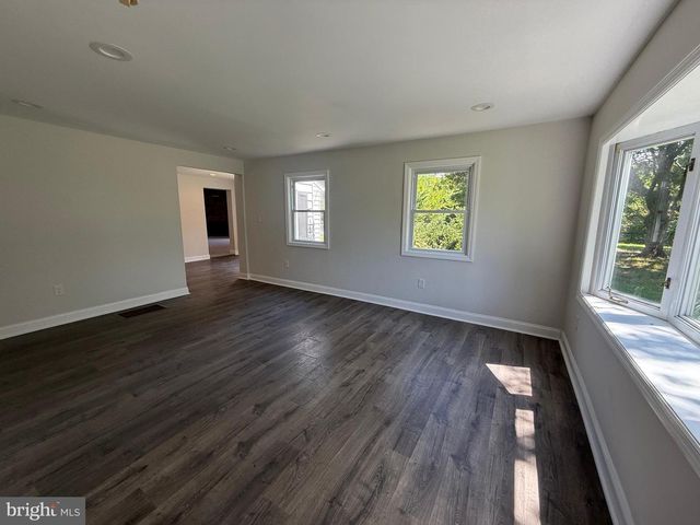160 LAWRENCE CORNER RD, Elmer, NJ 08318