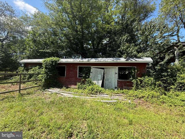 160 LAWRENCE CORNER RD, Elmer, NJ 08318