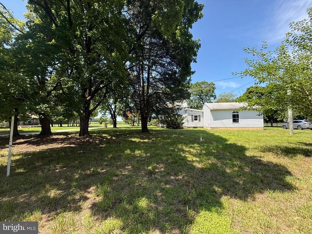 160 LAWRENCE CORNER RD, Elmer, NJ 08318