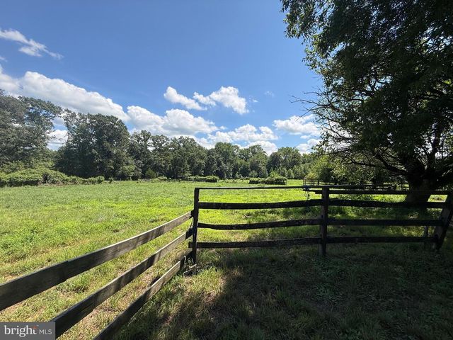 160 LAWRENCE CORNER RD, Elmer, NJ 08318