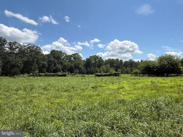 160 LAWRENCE CORNER RD, Elmer, NJ 08318