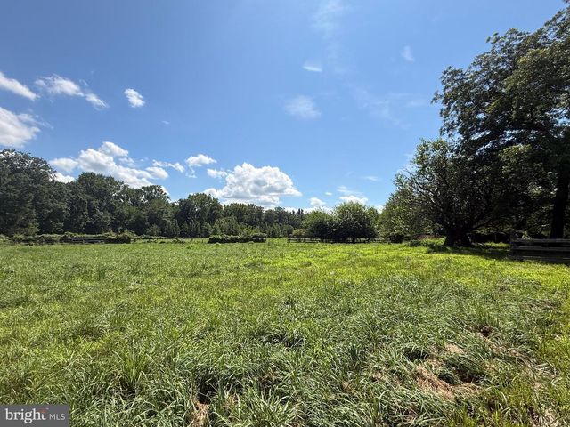 160 LAWRENCE CORNER RD, Elmer, NJ 08318