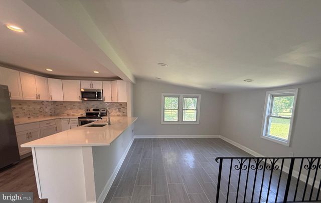 160 LAWRENCE CORNER RD, Elmer, NJ 08318
