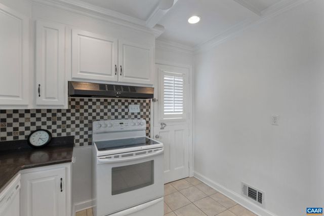 221 LEE AVE, Orange, VA 22960