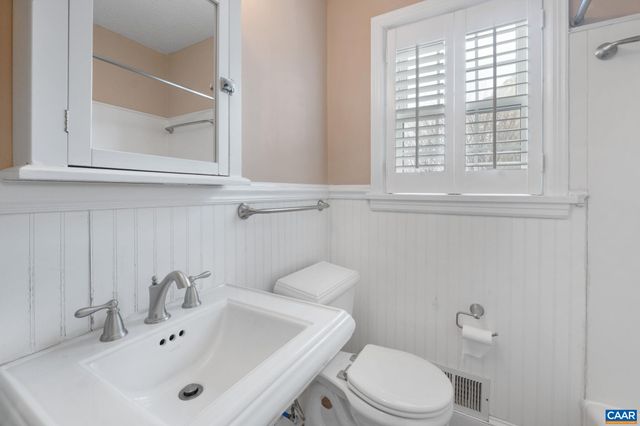 221 LEE AVE, Orange, VA 22960