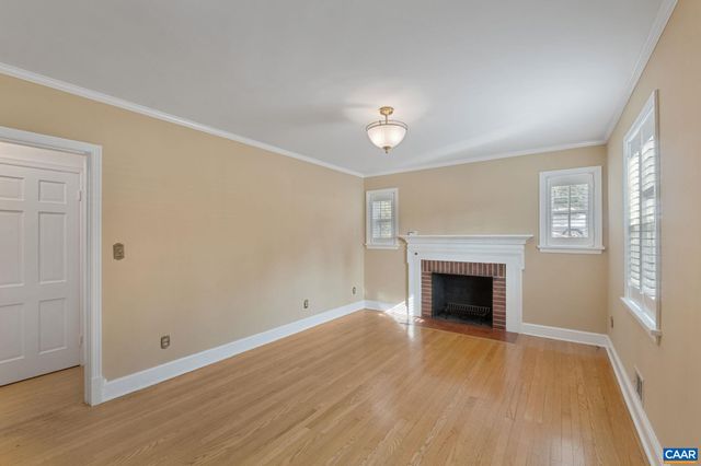 221 LEE AVE, Orange, VA 22960