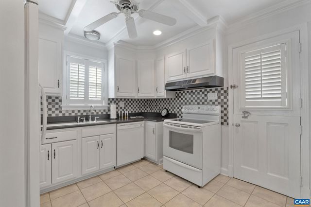 221 LEE AVE, Orange, VA 22960