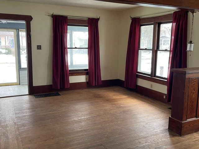 21 Charlotte Street, Battle Creek, MI 49017