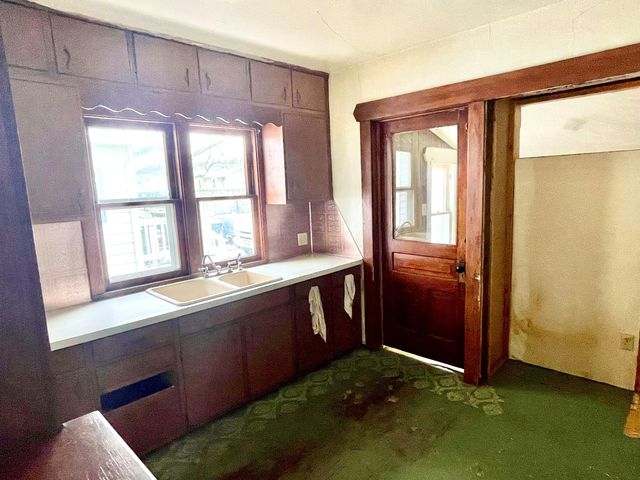 21 Charlotte Street, Battle Creek, MI 49017