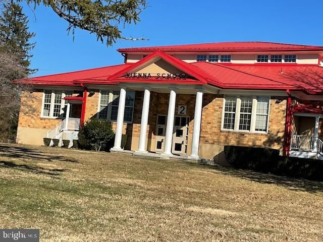 210 COURTHOUSE CIR SW, Vienna, VA 22180