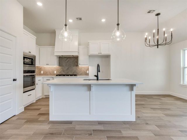 14004 Tybee Island Drive, Yukon, OK 73099