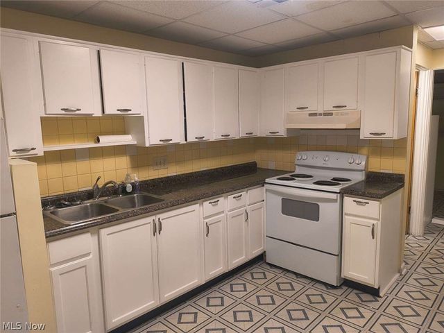 1851 Cromwell Drive, Akron, OH 44313