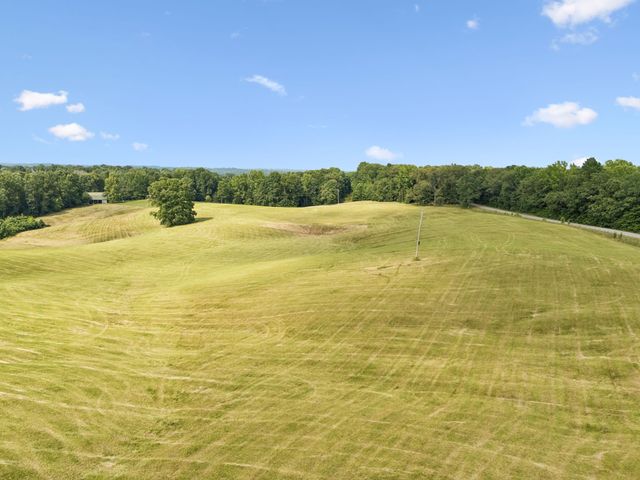 4255 McFall Rd, Cumberland City, TN 37050