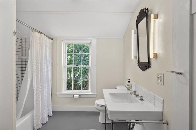 95 Queen Anne Dr, Eastham, MA 02642