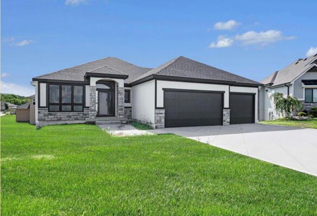 2319 SW Serena Place, Lee's Summit, MO 64082