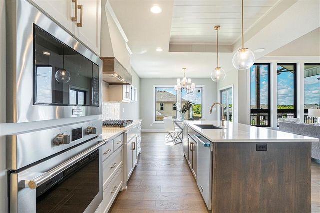 2319 SW Serena Place, Lee's Summit, MO 64082