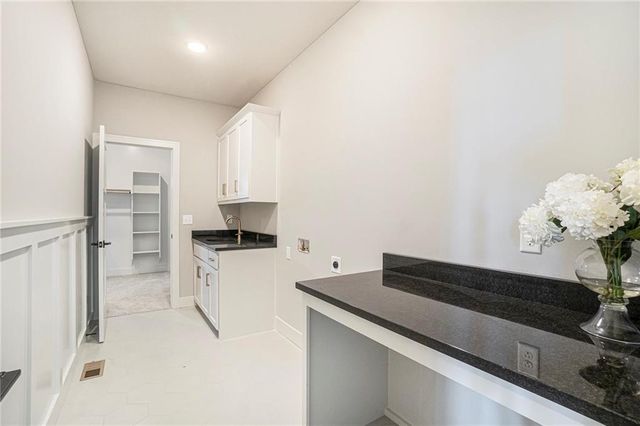 2319 SW Serena Place, Lee's Summit, MO 64082