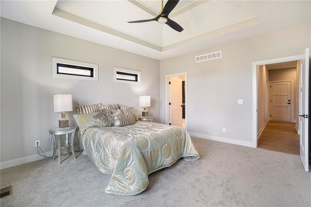 2319 SW Serena Place, Lee's Summit, MO 64082