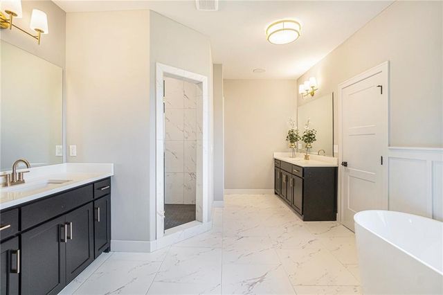 2319 SW Serena Place, Lee's Summit, MO 64082