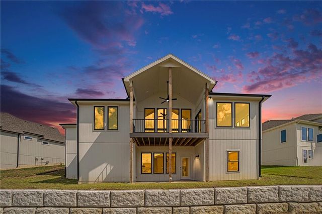 2319 SW Serena Place, Lee's Summit, MO 64082