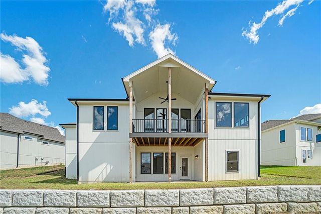 2319 SW Serena Place, Lee's Summit, MO 64082