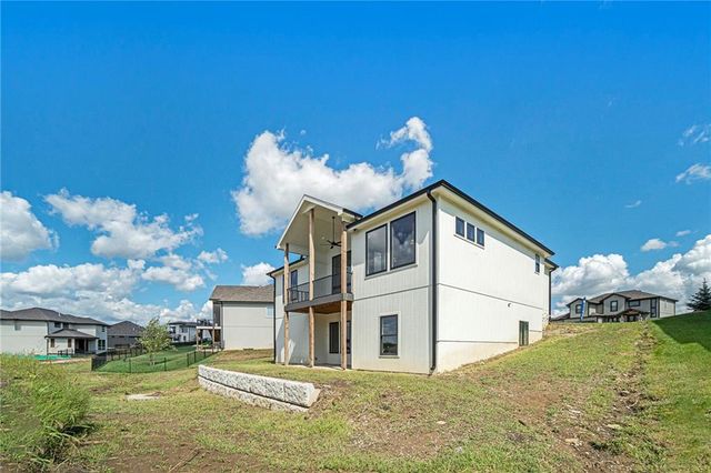 2319 SW Serena Place, Lee's Summit, MO 64082