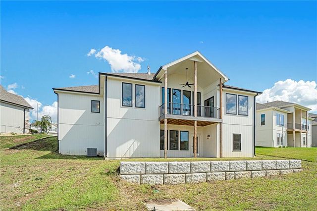 2319 SW Serena Place, Lee's Summit, MO 64082