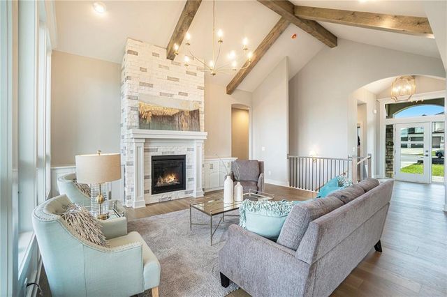 2319 SW Serena Place, Lee's Summit, MO 64082