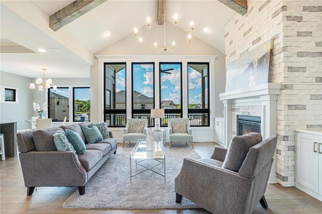 2319 SW Serena Place, Lee's Summit, MO 64082