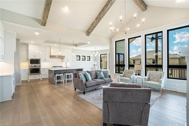 2319 SW Serena Place, Lee's Summit, MO 64082